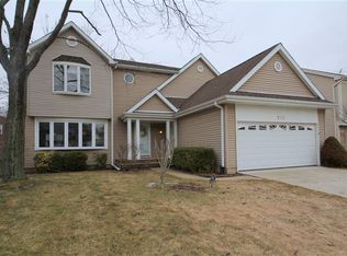 210 Ashland Ct, Vernon Hills, IL