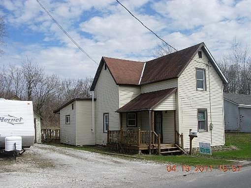 2nd image of 207 Grove St