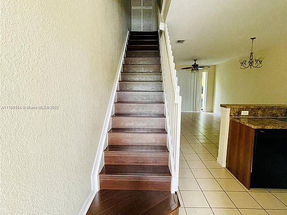 4th image of 1918 Alamanda Way #1918