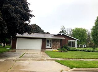 214 S 5th St, Cedar Grove, WI 53013