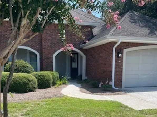 174 Fox Run Dr, Brunswick, GA 31525
