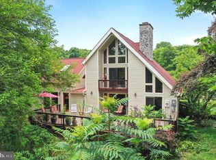 881 Elk Run Estates Dr, Harpers Ferry, WV 25425