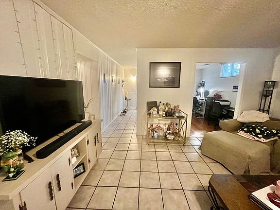 2nd image of 131 Purefoy Rd APT C