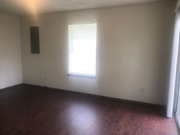 5th image of 817 N Brown St #817