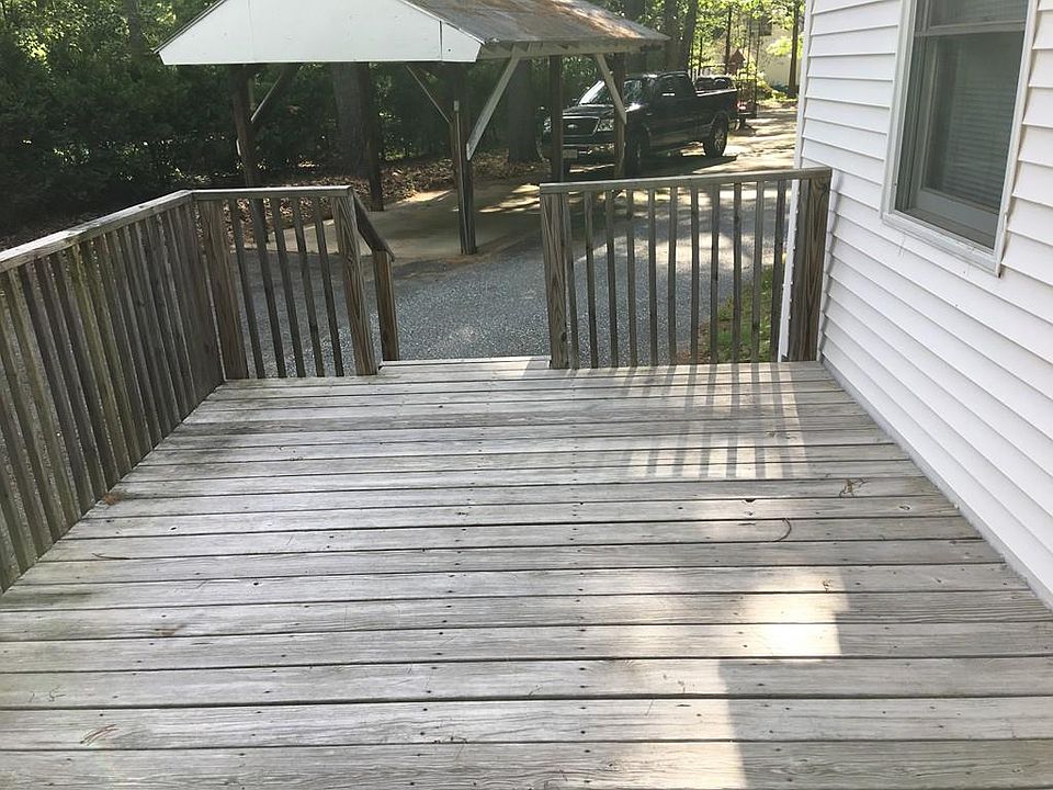 2nd image of 2 Bass Cove Rd