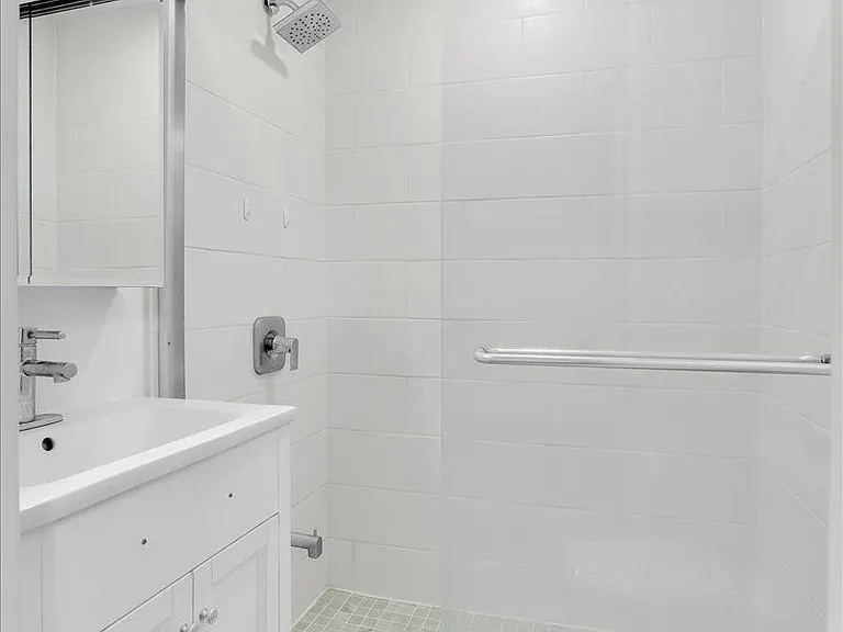 15 Thorburn Ave #204 — Photo 8