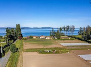 3191 Martindale Rd, Central Saanich, BC V8M 1W6