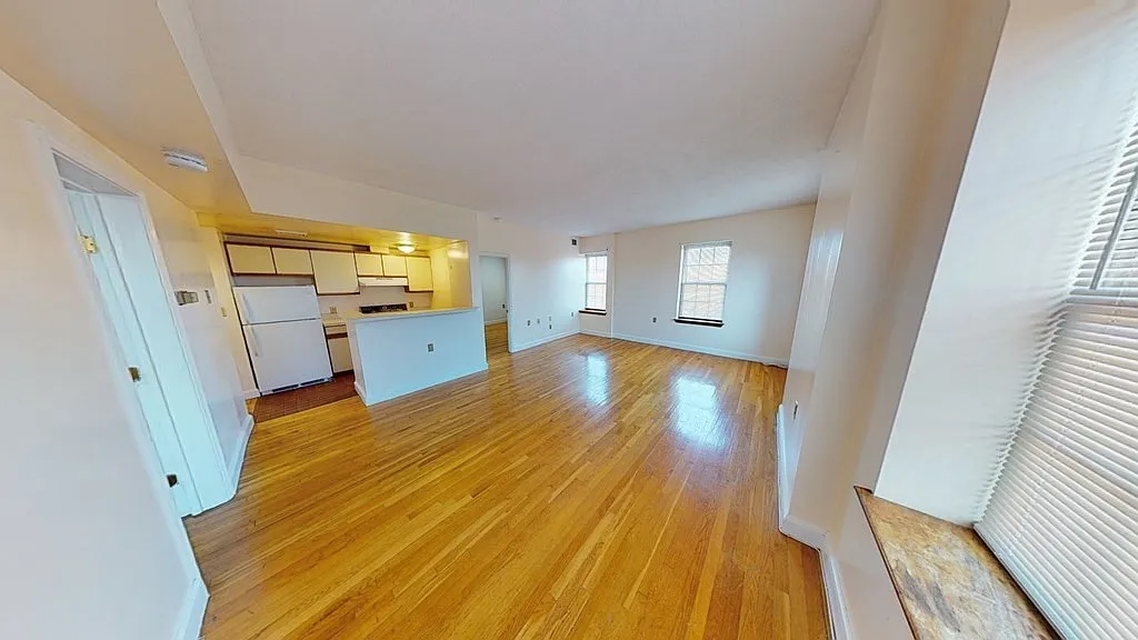 2 bed, 1.0 bath, 813 sqft, $2,700 — Photo 4