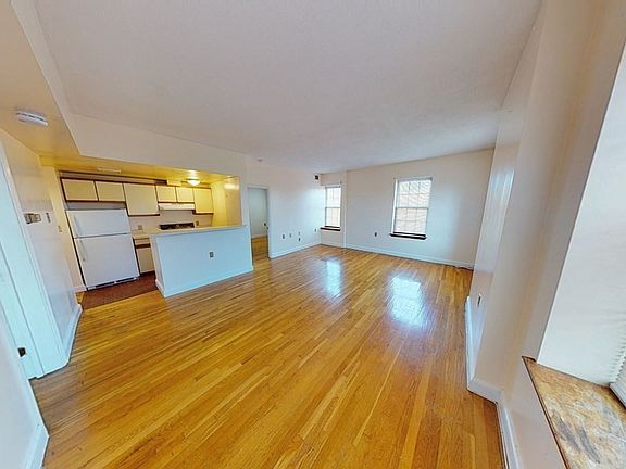 4th image of 14 John Eliot Sq APT 4E