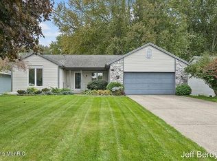 1456 Caprice Dr, Jenison, MI 49428