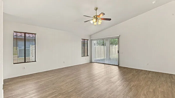3 bed, 2.0 bath, 1523 sqft, $2,370 — Photo 4