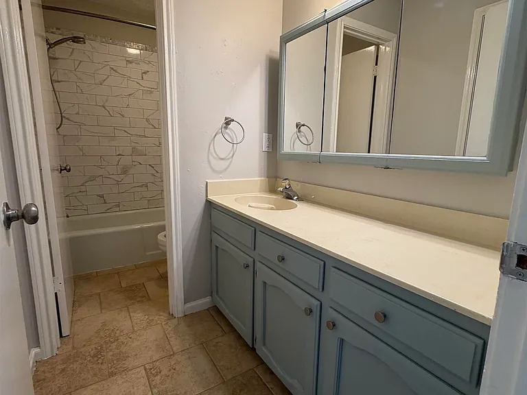 1121 Quail Hollow Dr — Photo 8