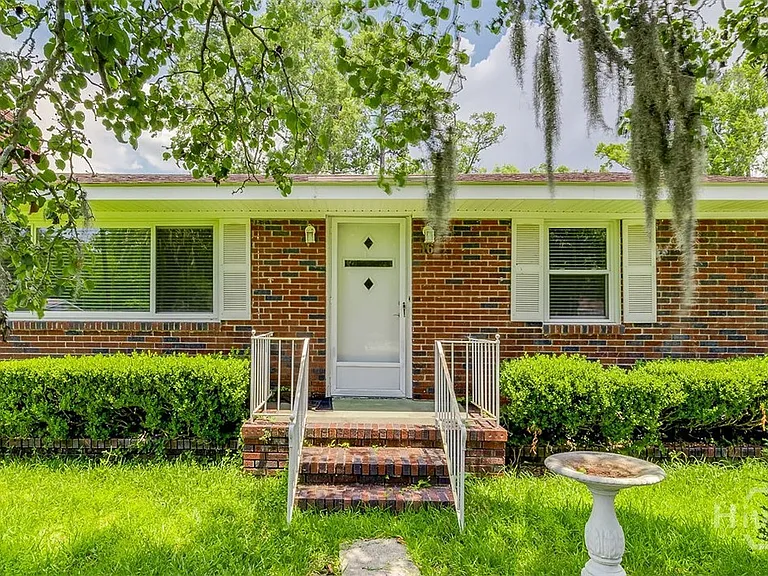 16 Herty Ave — Photo 4