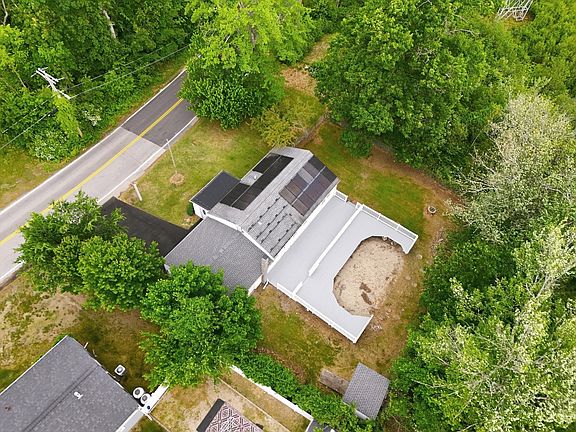 3rd image of 360 Marshall St