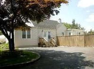 100 E Lido Promenade, Lindenhurst, NY 11757
