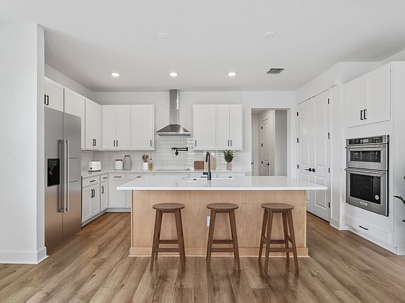 Designer Kitchen with Eat-In Island