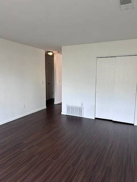 2 bed, 900 sqft, $1,050 — Photo 3