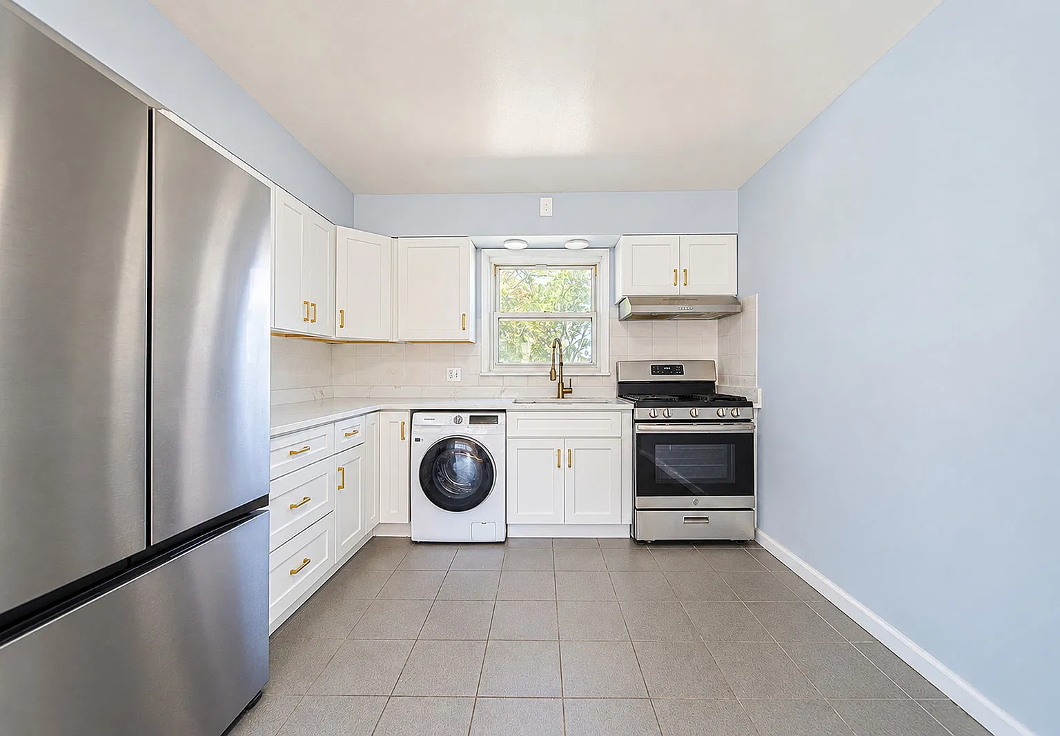 3 bed, 1100 sqft, $2,800 — Photo 4