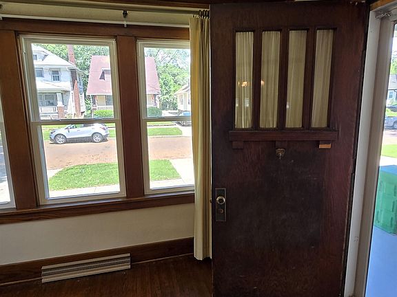 5th image of 2415 N Central Ave