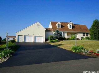 3054 Pinfeather Pl, Auburn, NY 13021