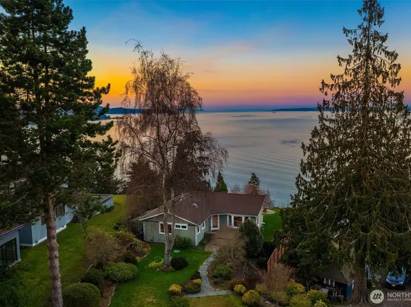 10628 SW Cowan Road, Vashon, WA 98070