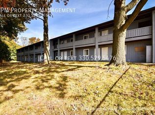 74 1st St SE #14, Barberton, OH 44203