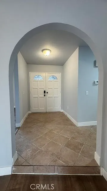 5 bed, 2588 sqft, $3,980 — Photo 3