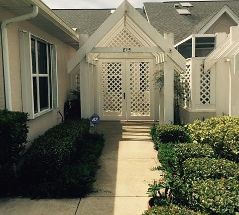 3rd image of 815 Oakwood Dr