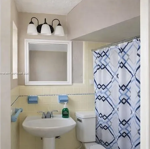 851 E 41st St #3 — Photo 2