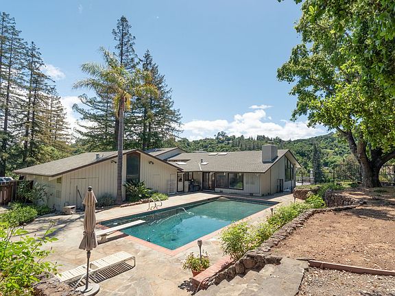4th image of 13636 Vaquero Ct