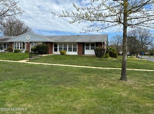 958B Aberdeen Dr, Lakewood, NJ 08701