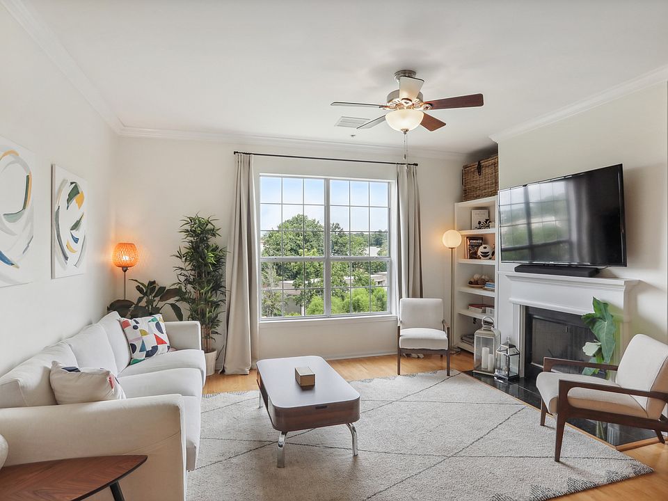 1st image of 5641 Roswell Rd Unit 302