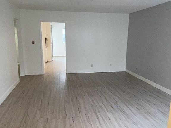 3rd image of 355 Coronado Ave APT 10