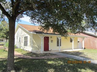 702 E Cedar St, Seguin, TX 78155