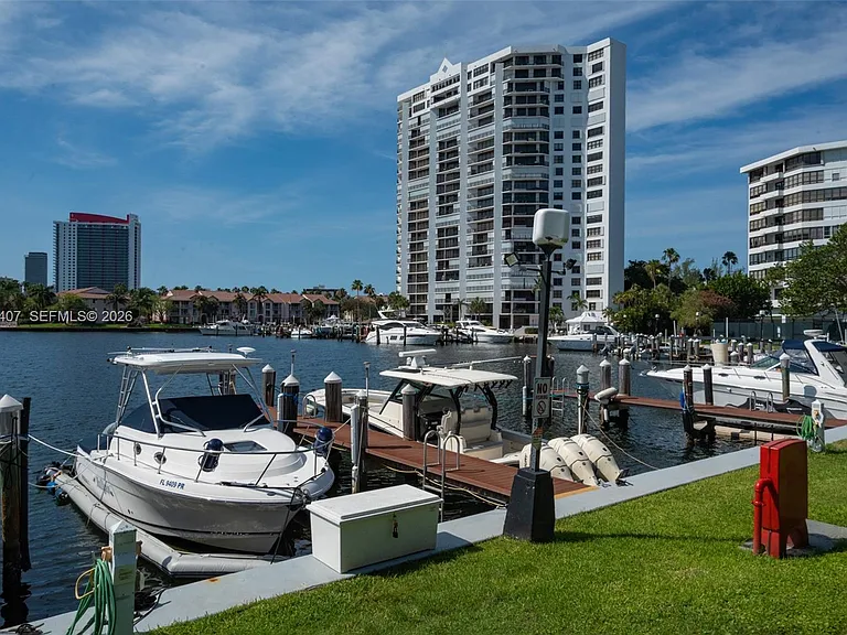 2500 Parkview Dr #2517 — Photo 35