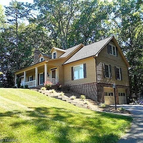 1st image of 633 Forest Dr
