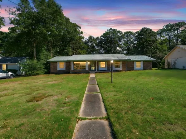 1104 Locarno St, Mobile, AL 36608