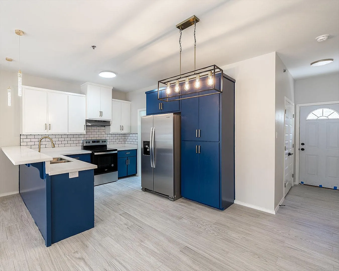 1308 W Fig Ave — Photo 1