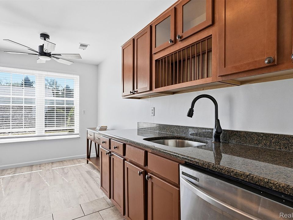 39625 Village Wood Ln Unit 6, photo 15