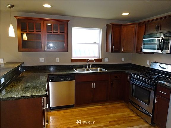 4th image of 11012 A Greenwood Avenue N