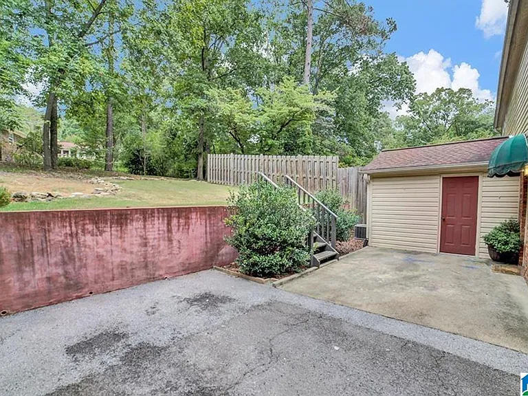 1506 Al Seier Rd — Photo 16