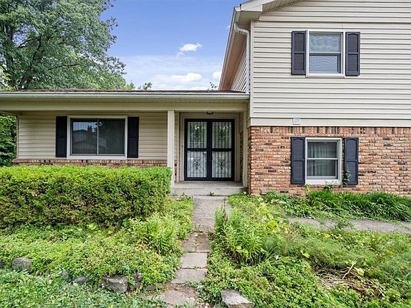 2nd image of 844 Fernwood Ct