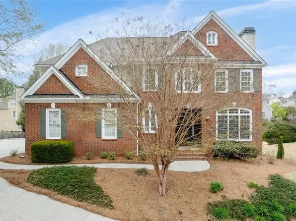 3246 Copper Creek Ln, Buford, GA 30519