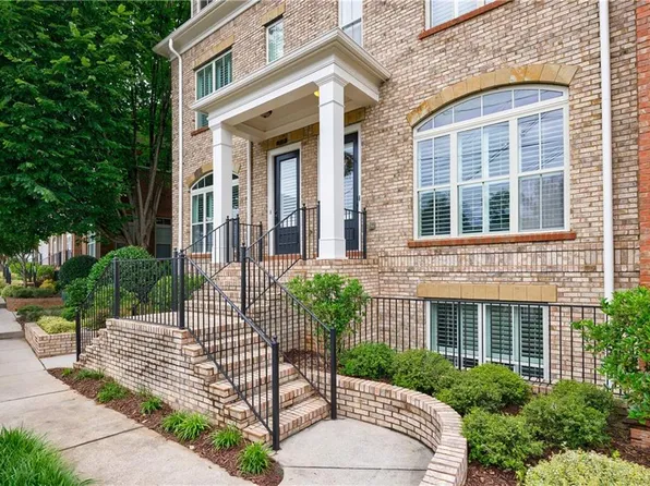 359 Alderwood Ln NE, Sandy Springs, GA 30328