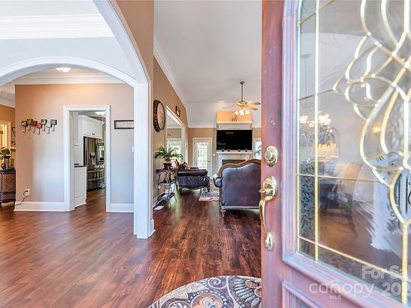 4th image of 4008 High Cliff Ct