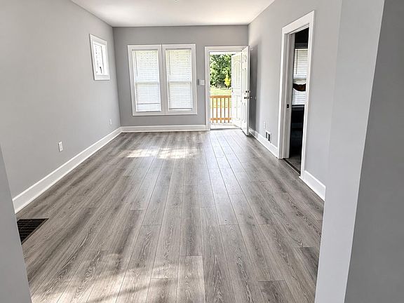 4th image of 10066 Nottingham Rd