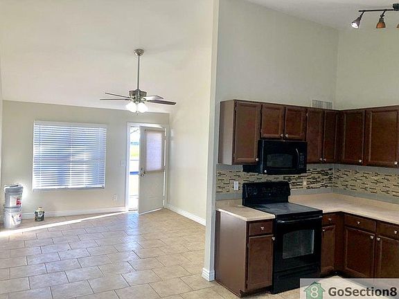 4th image of 8967 W Desert Jewel Dr