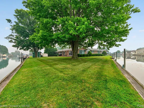 7292 Bluebill St, Algonac, MI 48001