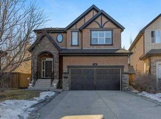 218 N Valley Woods Pl NW, Calgary, AB T3B 6A3