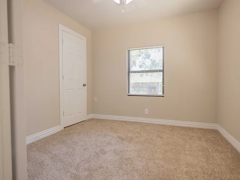 1126 Wilbur St — Photo 7